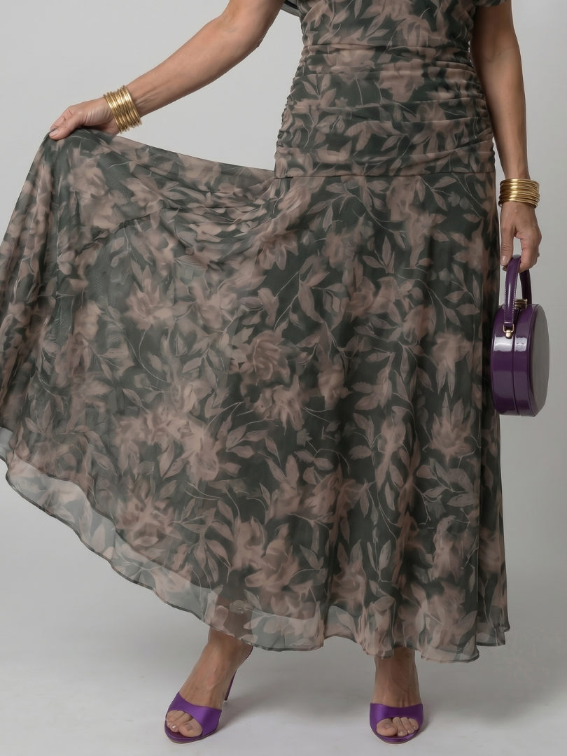 Elegant Flowy Midi Dress Sleeveless Summer Fit