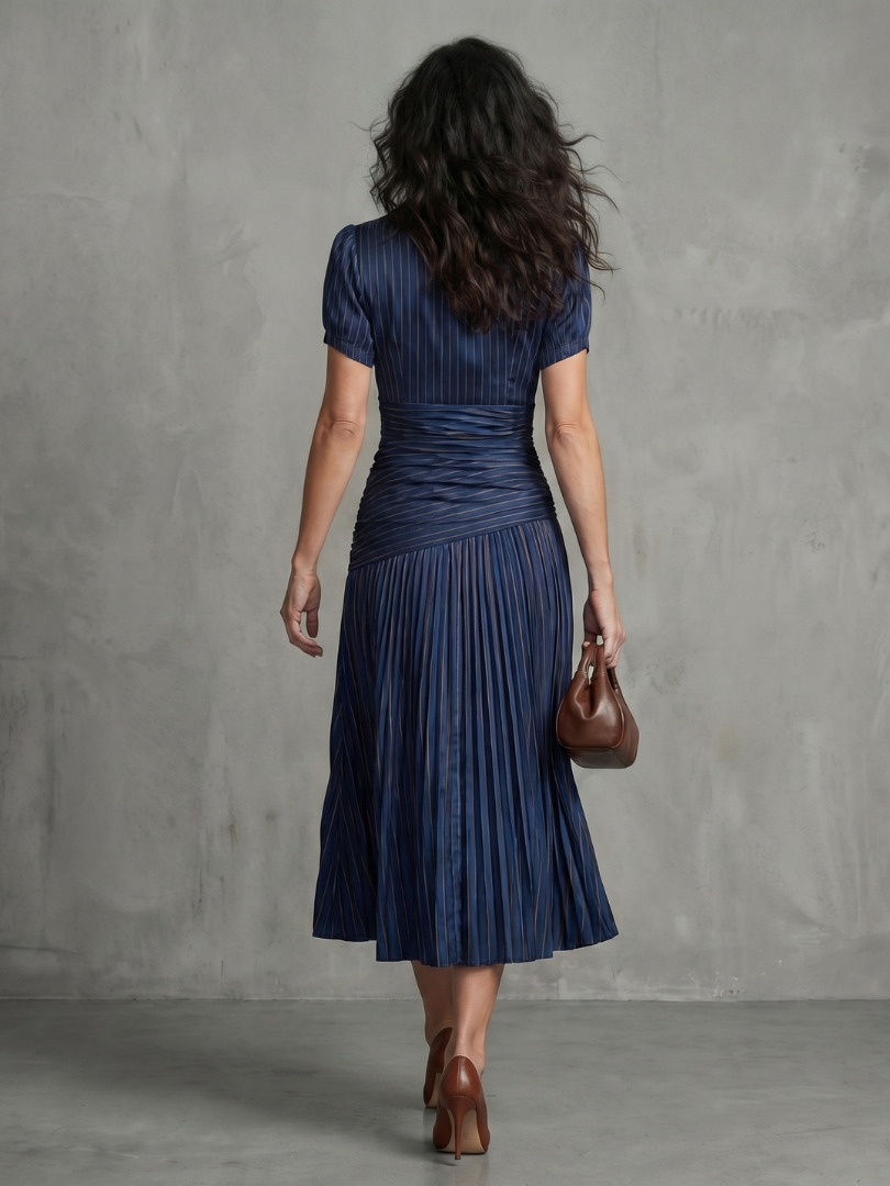 Elegant Pleated Midi Dress with Waistband Detail