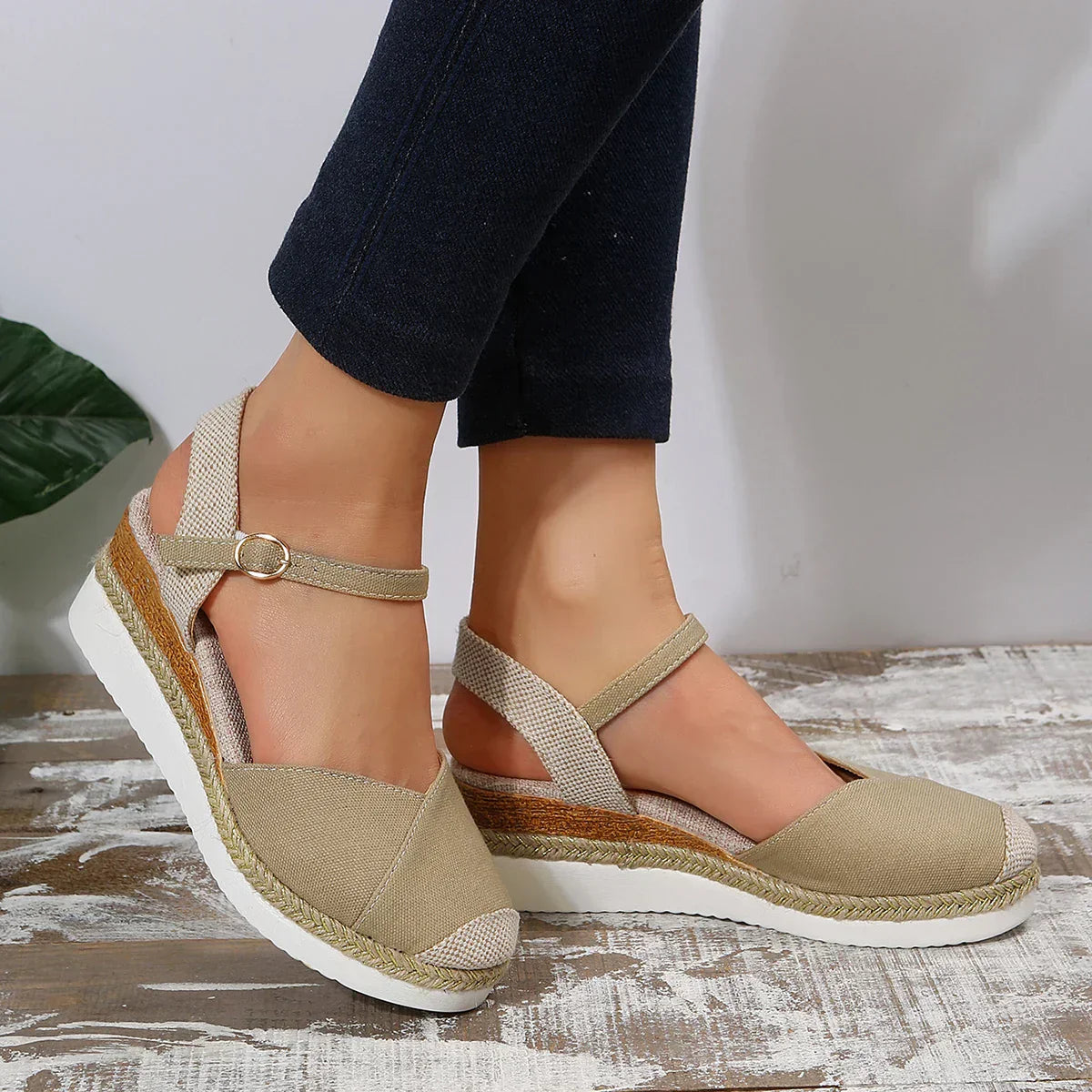 Relaxed Orthopedic Heel Sandals for Summer Comfort