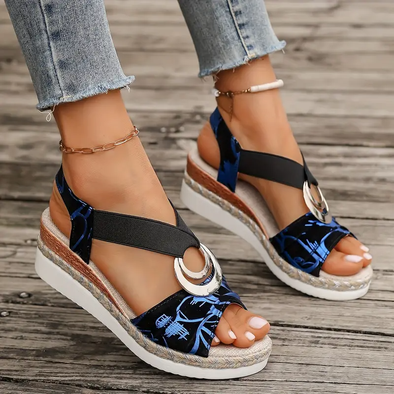 Elegant Strappy Sandals Lightweight Summer Fit