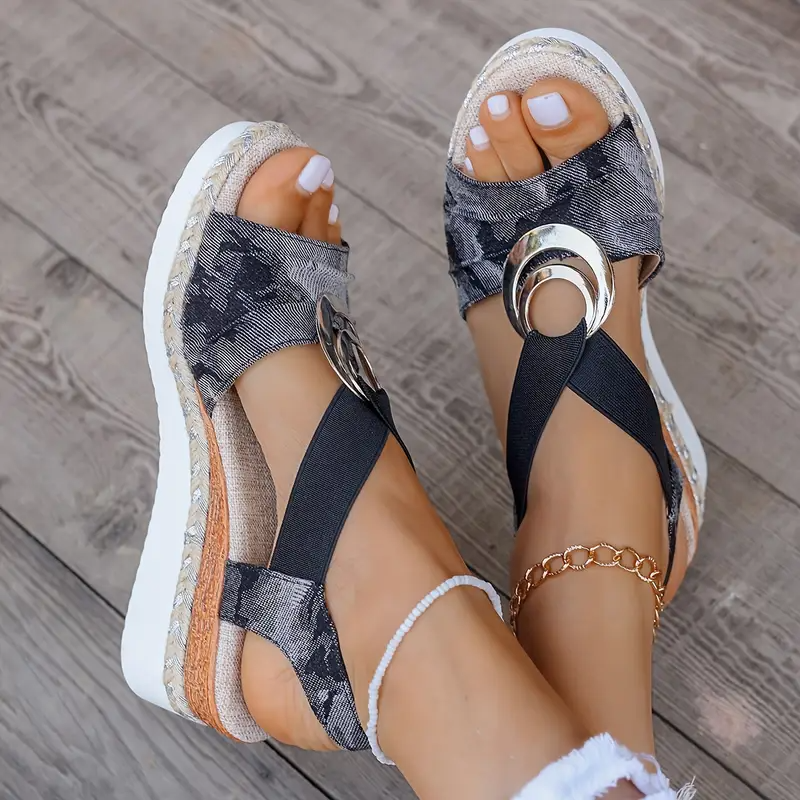Elegant Strappy Sandals Lightweight Summer Fit