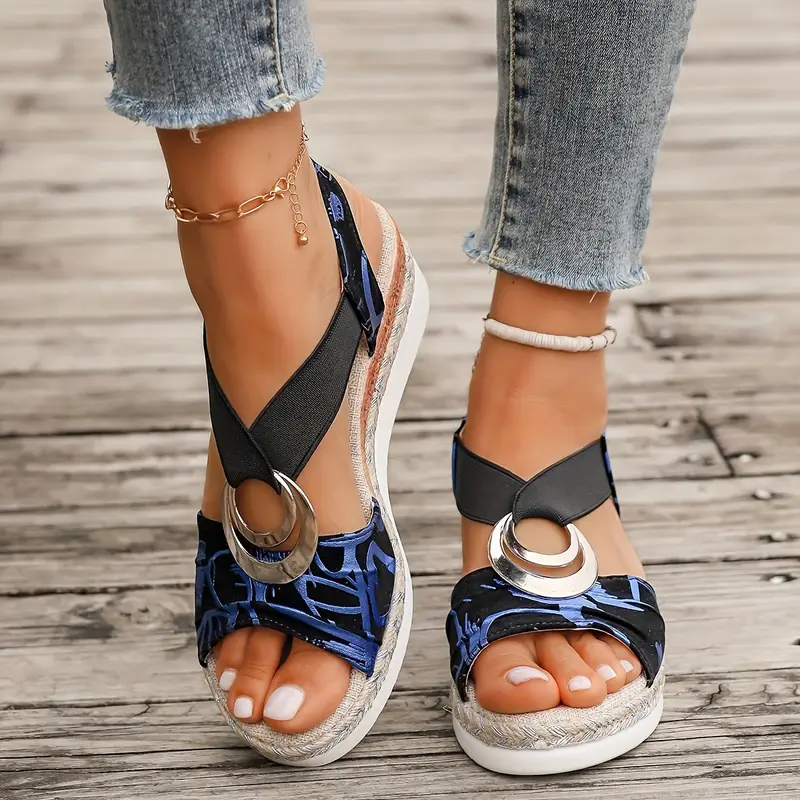 Elegant Strappy Sandals Lightweight Summer Fit