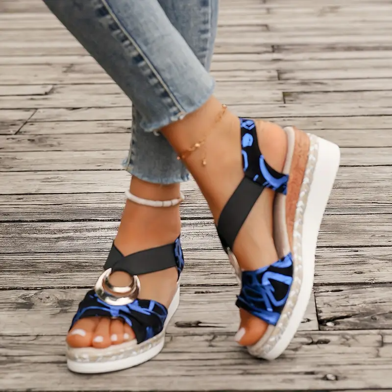 Elegant Strappy Sandals Lightweight Summer Fit